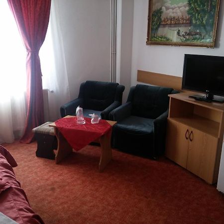 Riviera Valceana Bed & Breakfast Ramnicu Valcea Ngoại thất bức ảnh