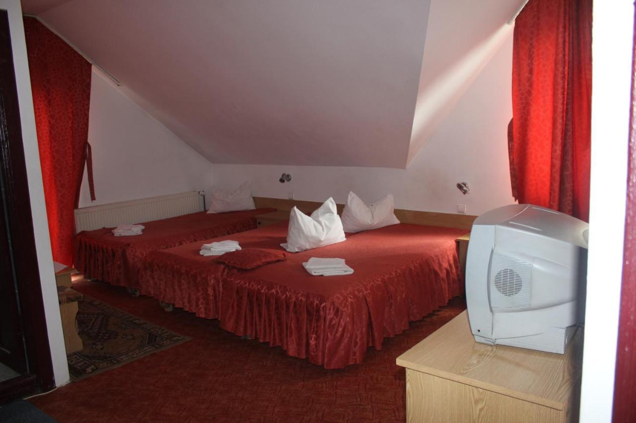 Riviera Valceana Bed & Breakfast Ramnicu Valcea Ngoại thất bức ảnh
