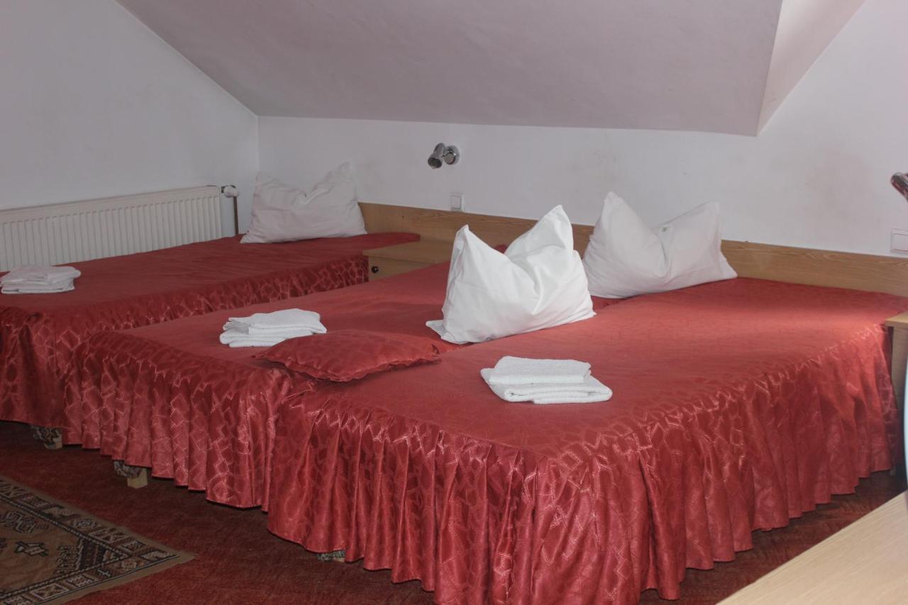 Riviera Valceana Bed & Breakfast Ramnicu Valcea Ngoại thất bức ảnh