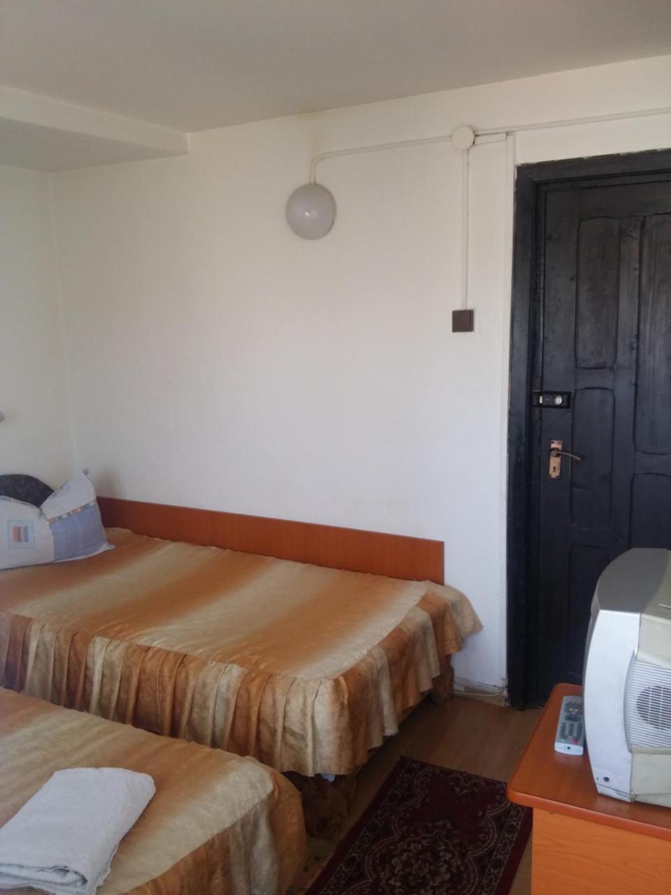 Riviera Valceana Bed & Breakfast Ramnicu Valcea Ngoại thất bức ảnh