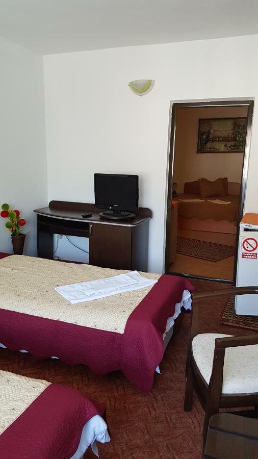 Riviera Valceana Bed & Breakfast Ramnicu Valcea Ngoại thất bức ảnh