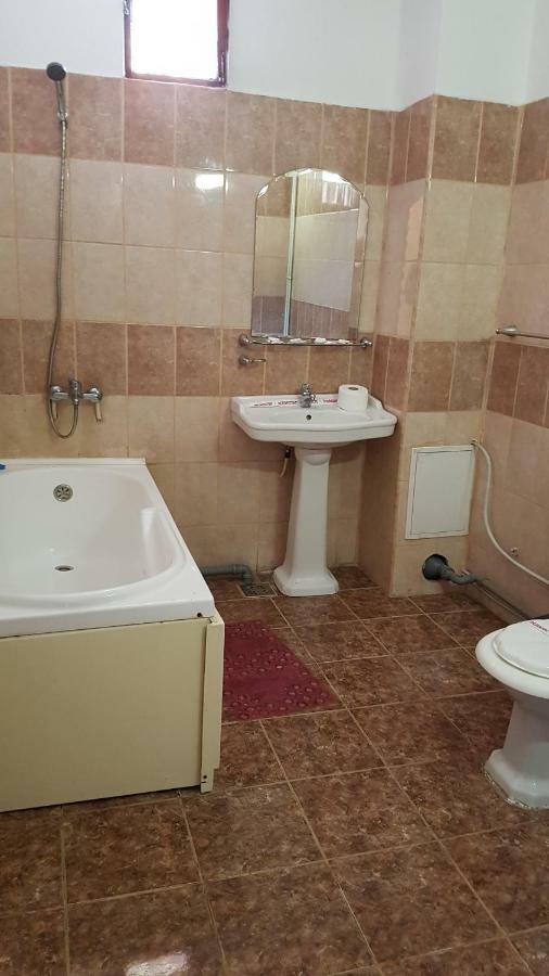 Riviera Valceana Bed & Breakfast Ramnicu Valcea Ngoại thất bức ảnh