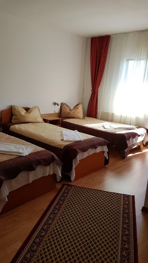 Riviera Valceana Bed & Breakfast Ramnicu Valcea Ngoại thất bức ảnh