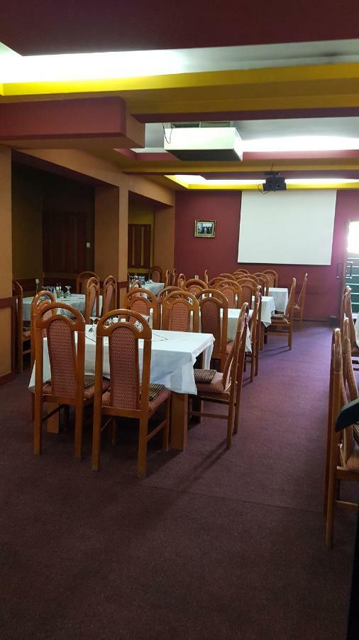 Riviera Valceana Bed & Breakfast Ramnicu Valcea Ngoại thất bức ảnh